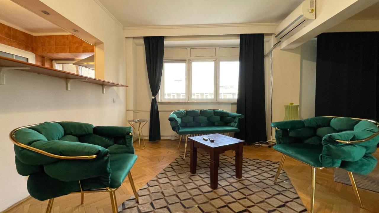 Terrace Balcony Downtown Delight Old Town Oasis City Center Universitate Square Old Town Bukares Bagian luar foto